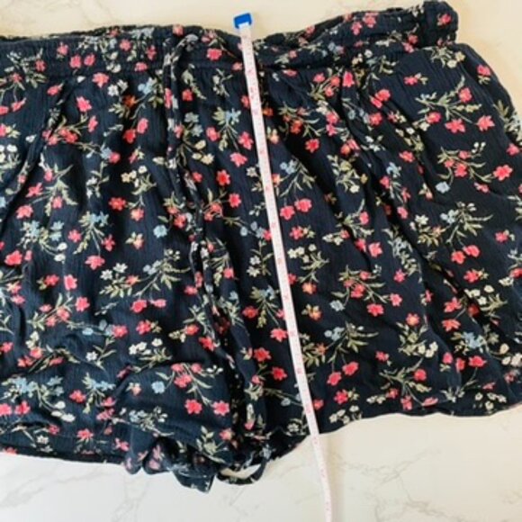 American Eagle Black Floral Butterfly Style Gauzy Cotton Flowy Drawstring Shorts - Picture 6 of 10